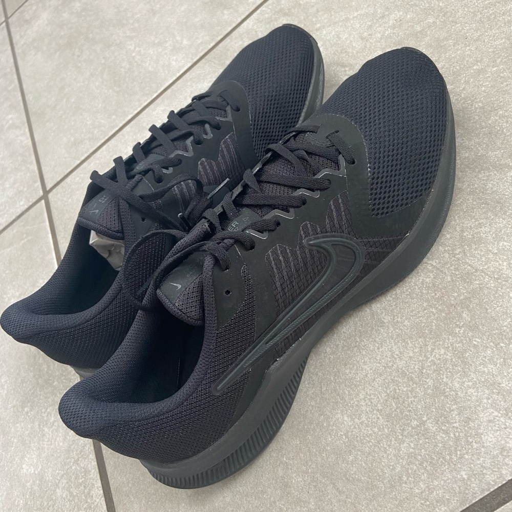 New Nike Downshifter Black Sneakers